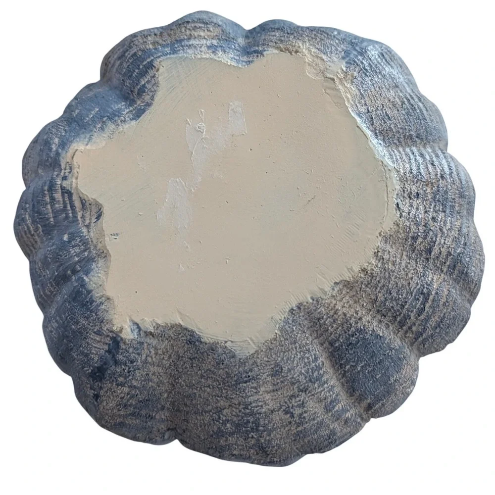 Unbranded decorative resin